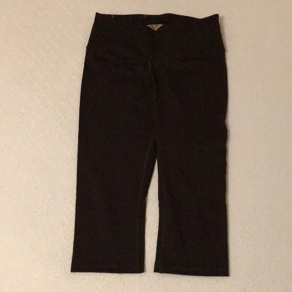 Victoria Sport Knockout Crop Leggings - Picture 1 of 3